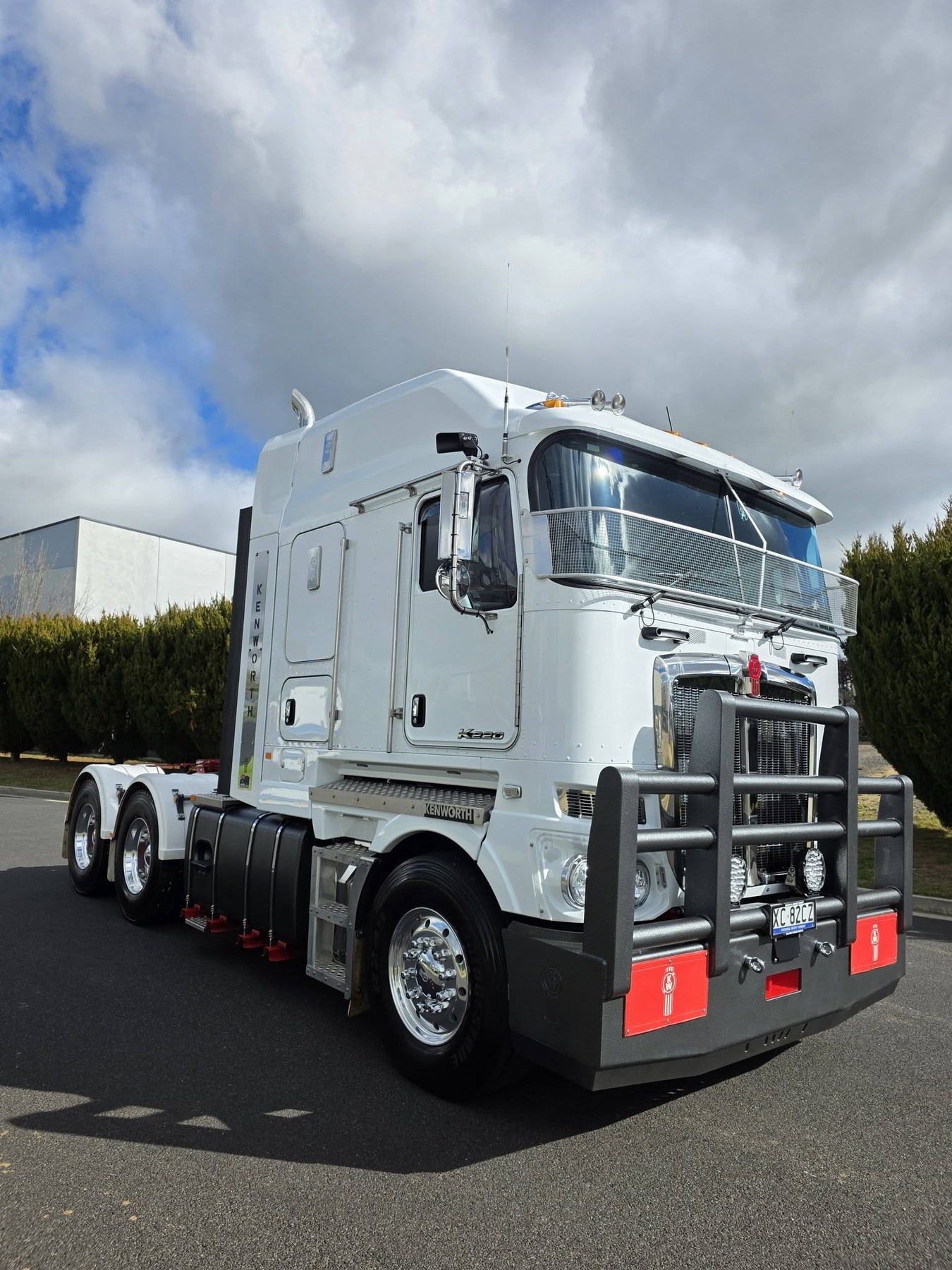 Ceramic coating Oberon - Kenworth prime mover coated finish